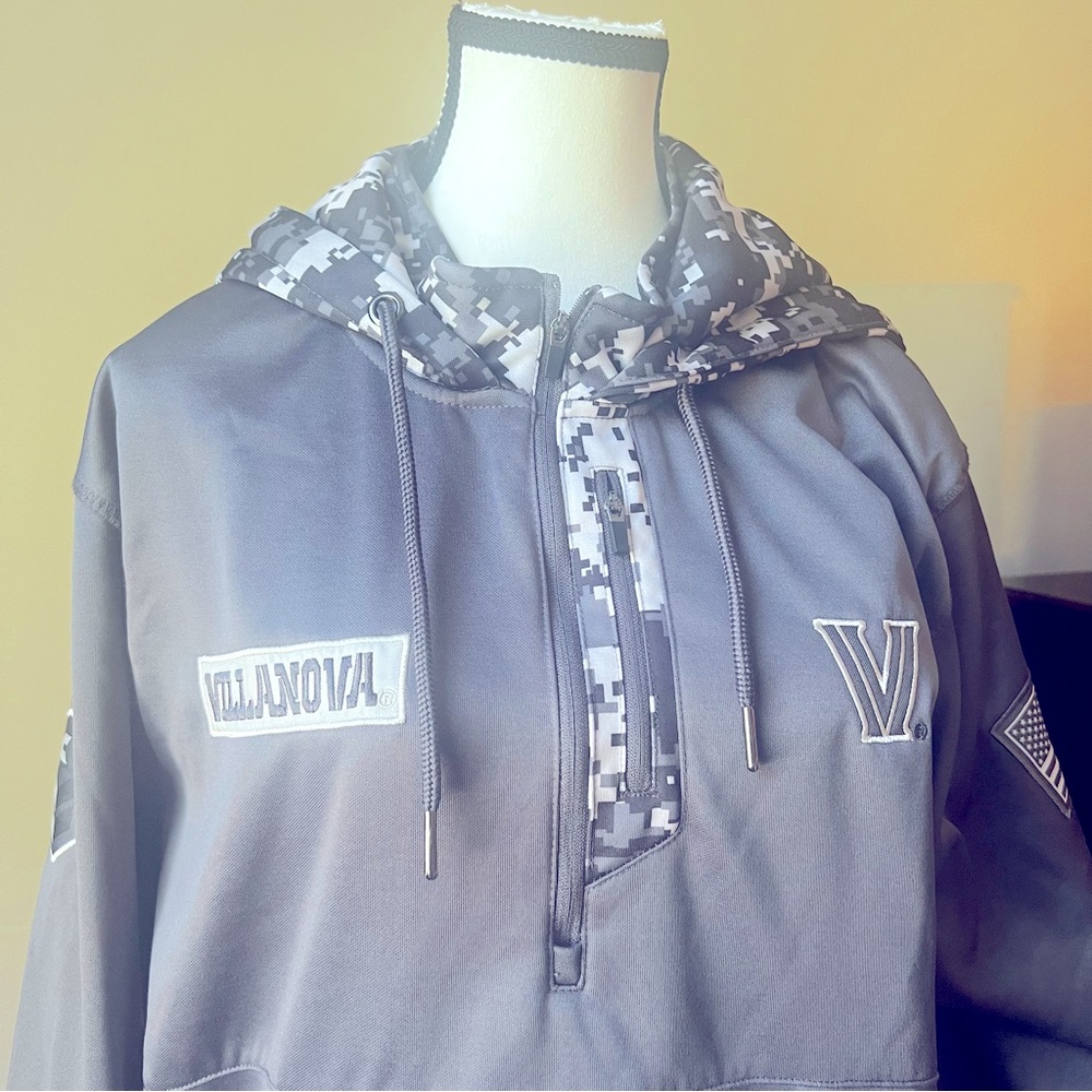 Colosseum | Villanova Hooded Sweatshirt | XL | Navy and Gray | NEW